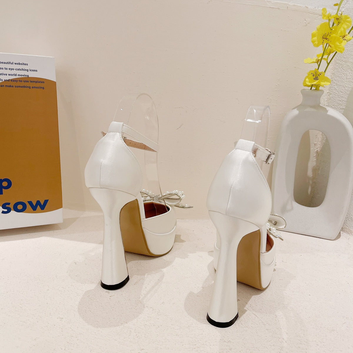 チャンキーヒール 厚底 ポインテッドトゥ パール調 ハイヒールパンプス