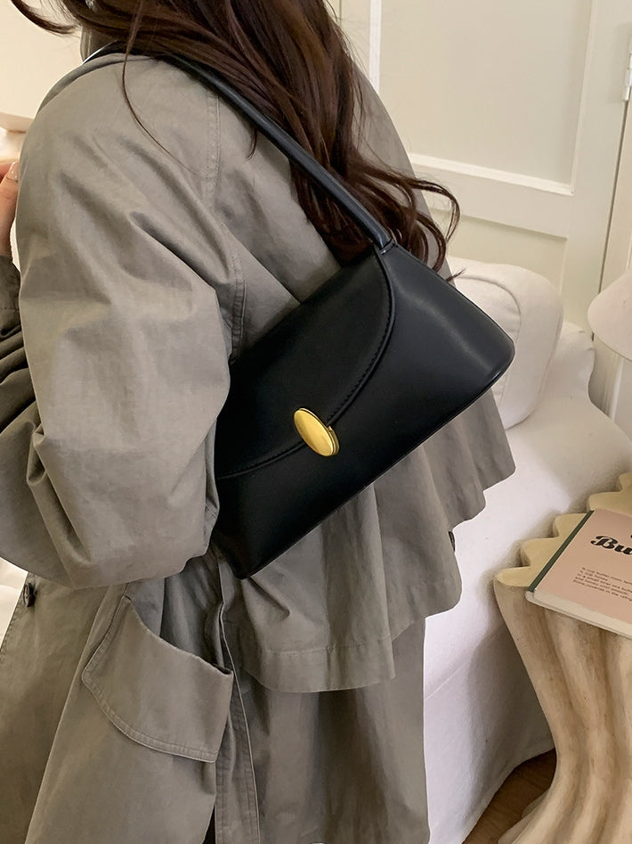 メタルパーツ付き ショルダーバッグ