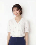 V領蕾絲滾邊刺繡泡泡袖短袖襯衫